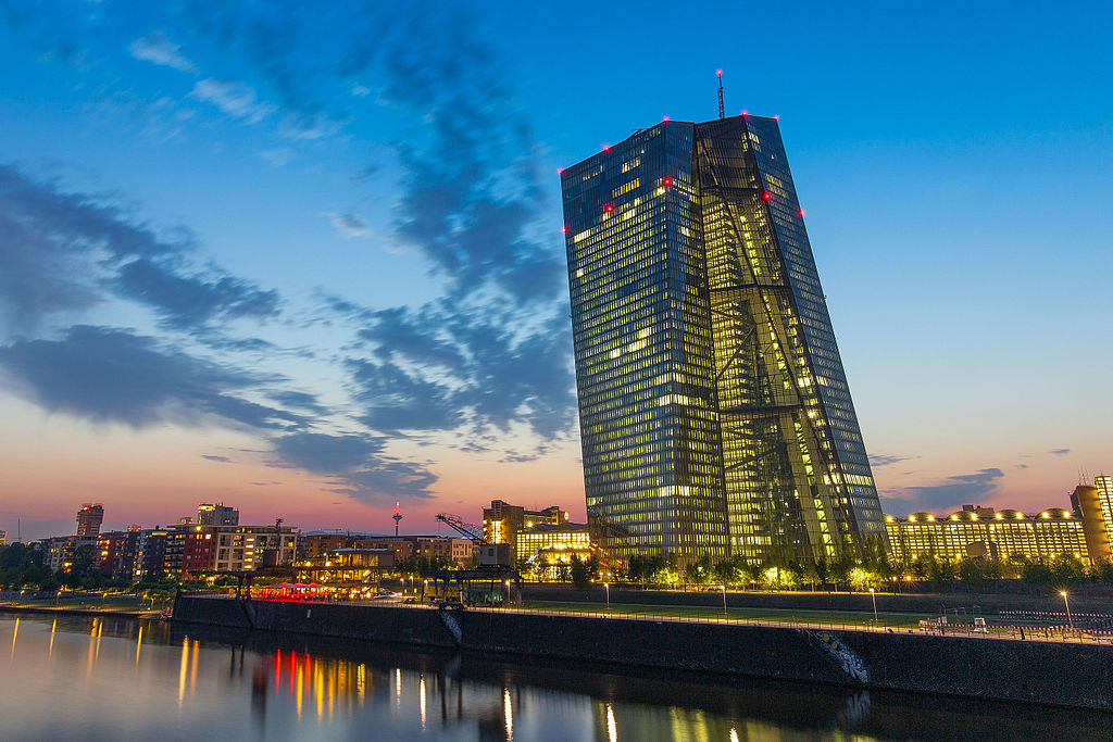Nové sídlo ECB v noci